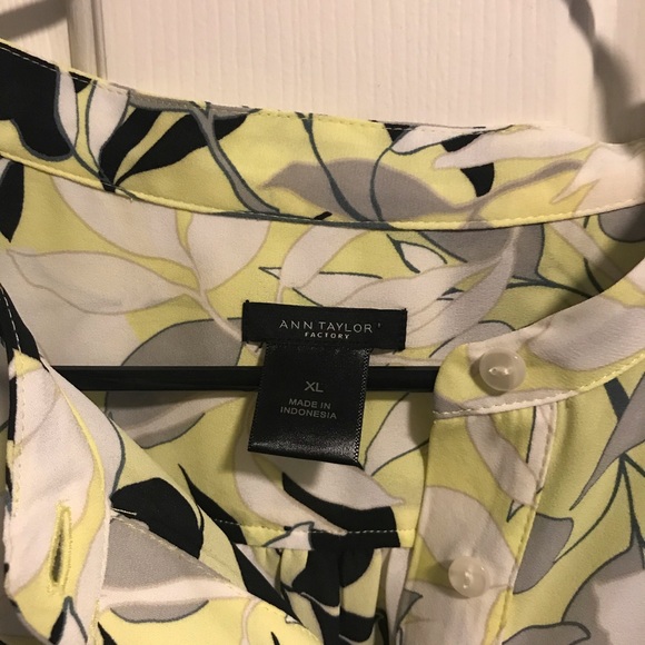 Ann Taylor Floral Blouse - Picture 2 of 7